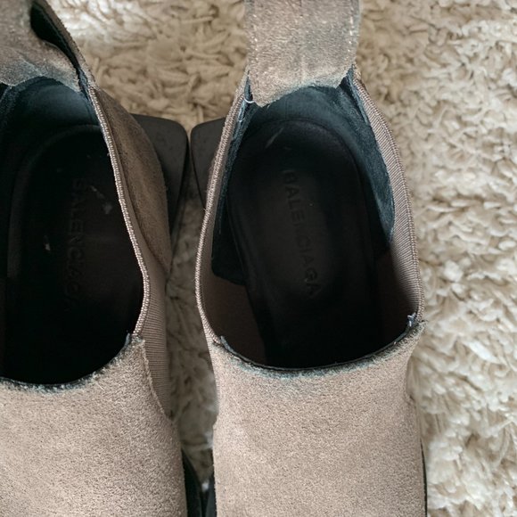 Balenciaga Chelsea Quatro suede gray ankle boots - Picture 4 of 10